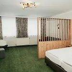 Samson Hotel 4*